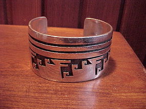 VINTAGE HOPI RAYMOND SEQUAPTEWA STERLING CUFF