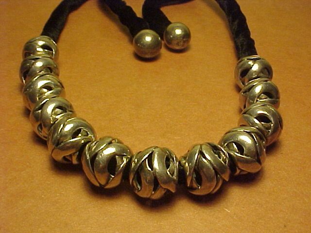 ANTONIO PINEDA 970 SILVER CARVED BEAD NECKLACE