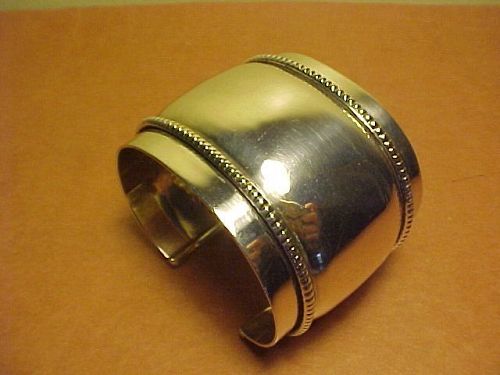 VINTAGE FRANK PATANIA SR. HEAVY STERLING CUFF WITH CHISELING