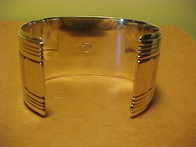 VINTAGE NAVAJO GIBSON NEZ STERLING CUFF WITH CHISELING