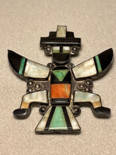 VINTAGE ZUNI INLAY KNIFEWING PIN C. 1940