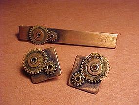 MODERNIST FRANK REBAJES "GEARS" CUFF LINKS & TIE CLIP