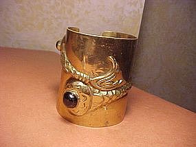 HUBERT HARMON BRASS ONYX CUFF W/ FISH MOTIF