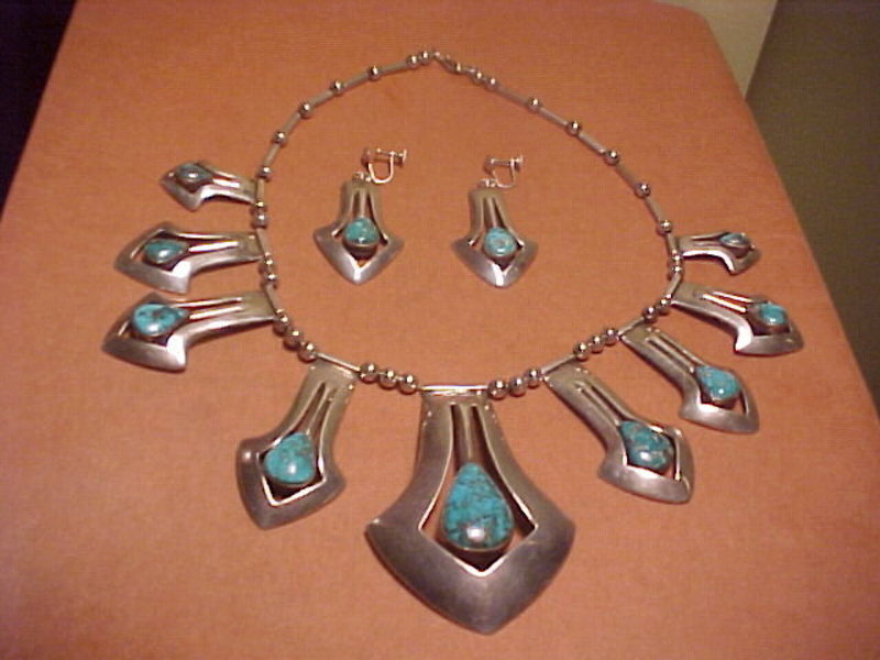RIVERAS BISBEE TURQUOISE NECKLACE AND EARRINGS