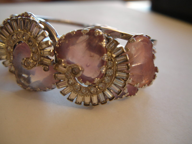 Hobe Mayorka Petals Clamper Bracelet ~ Pink Hearts
