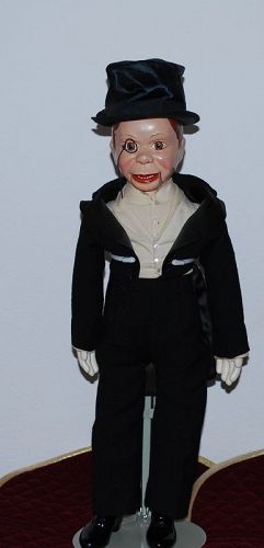 You are viewing a 19" tall all original Effanbee Charlie McCarthy circ