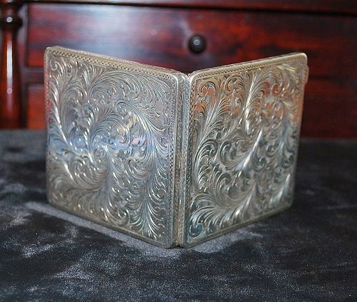 Italian 800 Silver Engraved Compact