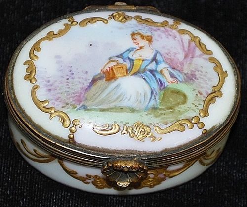 French Hand Painted Porcelain Patch Box c. 1830