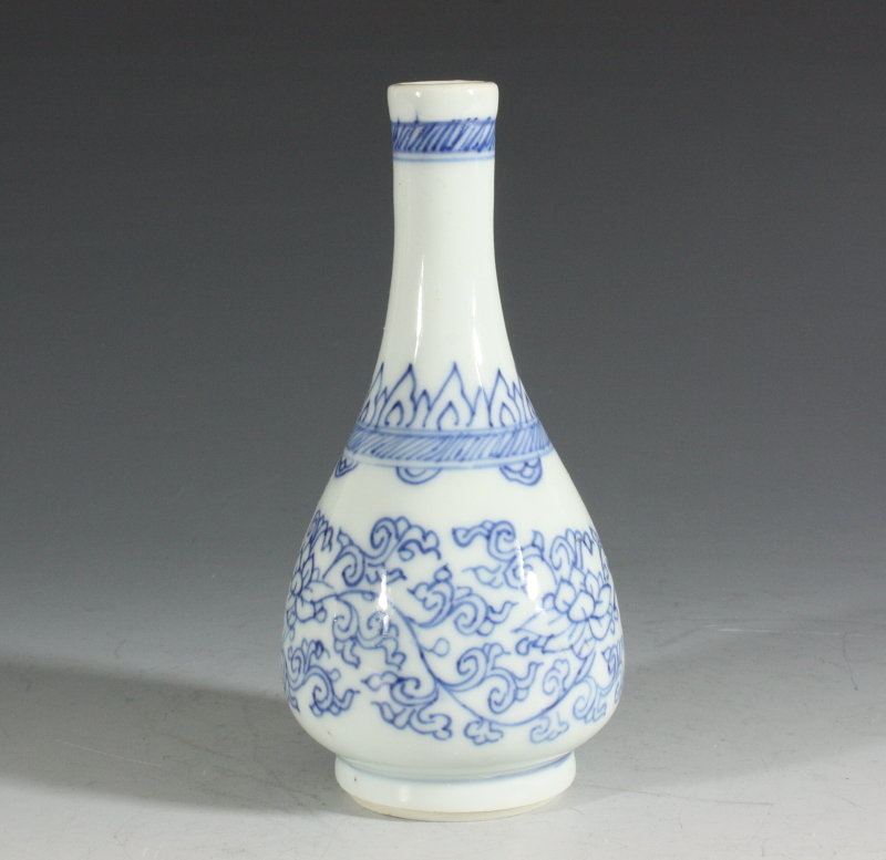 Transitional Blue and White Vase Mid 17thC