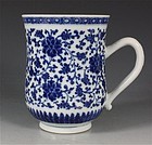 CHINESE MING STYLE BLUE AND WHITE TANKARD QIANLONG 18TH