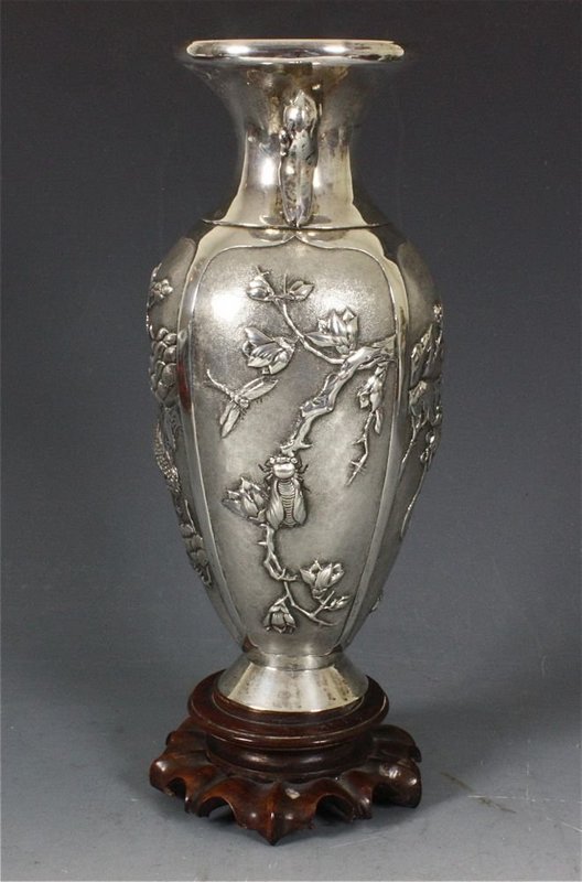 CHINESE SILVER VASE ZEE WO L19THC