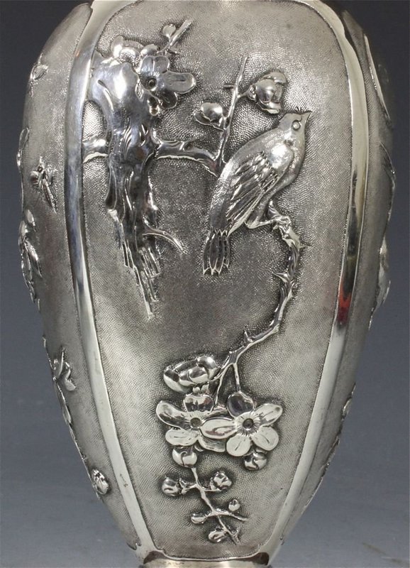 CHINESE SILVER VASE ZEE WO L19THC