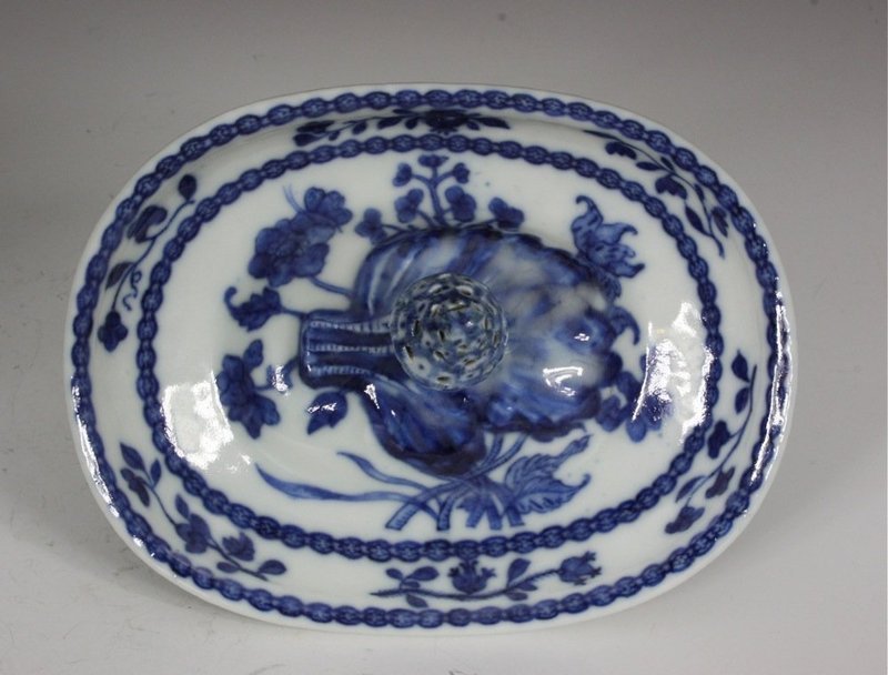 Chinese Blue and White Sauce Tureen and Cover Qianlong