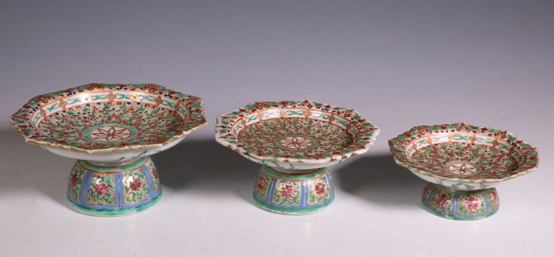 Set of Three Bencharong Serving Dishes 19thC