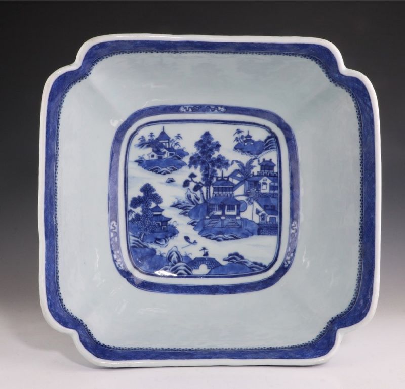 Fine Chinese Blue and White Salad Bowl Qianlong C1775/90