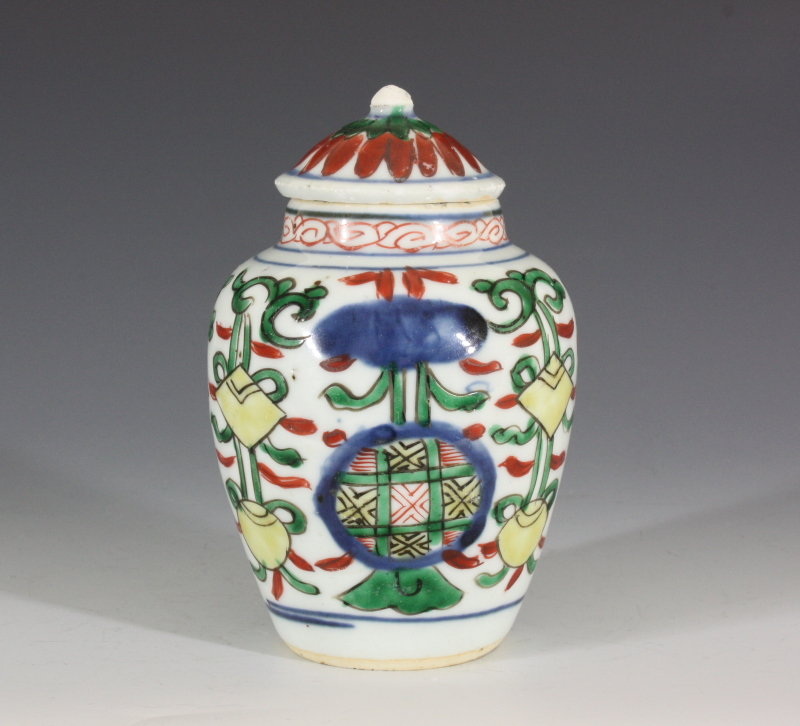 Chinese Wucai Transitional Vase and Cover 17thC