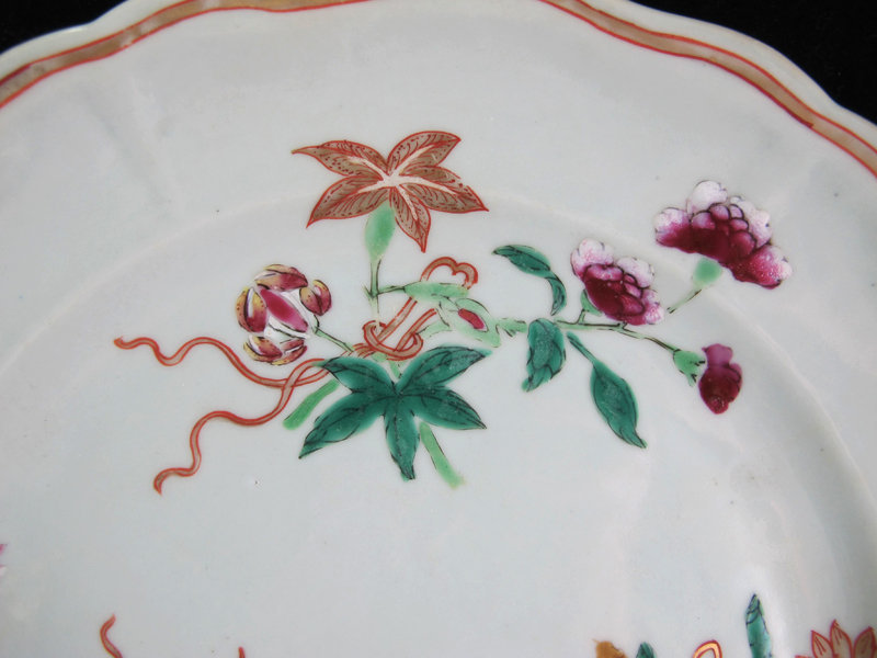 18TH C QIANLONG PERIOD FAMILLE ROSE FLORAL PLATE