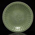 14/15TH C MING LONGQUAN CELADON INCISED FLORAL CHARGER