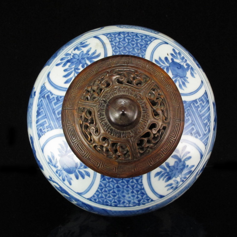 EXCEPTIONAL 16TH C MING WANLI BLUE &amp; WHITE GUANYIN JAR