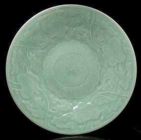 19TH C LATE QING CELADON FLORAL PORCELAIN CHARGER