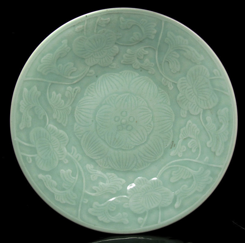 19TH C LATE QING CELADON FLORAL PORCELAIN CHARGER