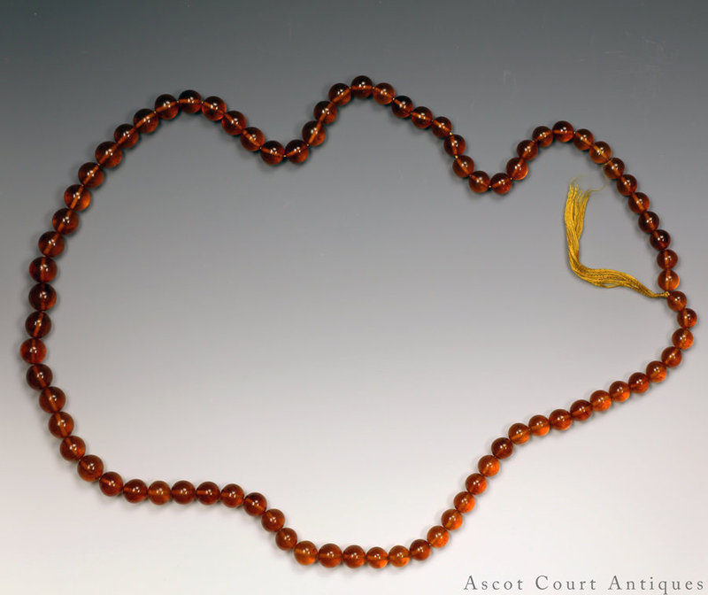 143.6 g!! A LONG STRING OF GENUINE NATURAL BALTIC AMBER