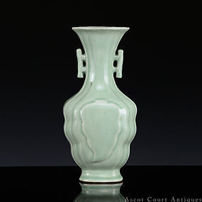 19th C Qing Dynasty Monochrome Celadon Glaze Vase