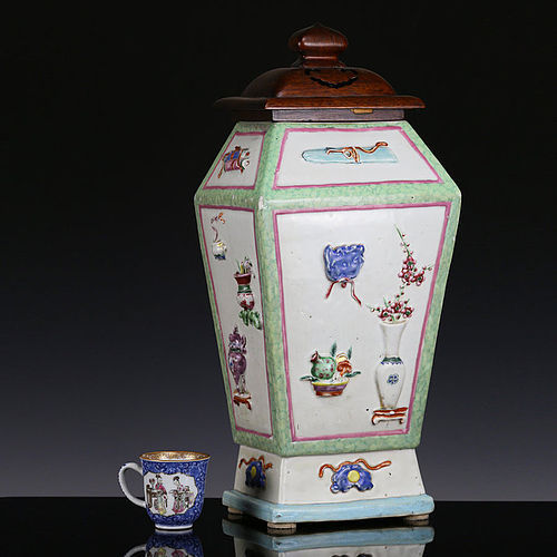 18th c Yongzheng Qianlong Famille Rose Square Porcelain Vase