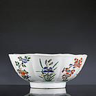 Large 18th c Kangxi Famille Verte / Wucai Lobed Floral Bowl