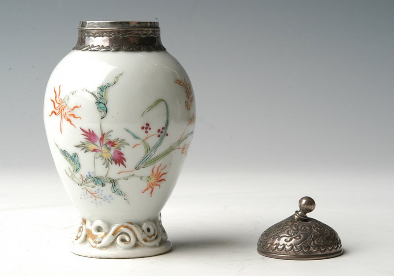 A Chinese Export Colored Porcelain Tea Caddy