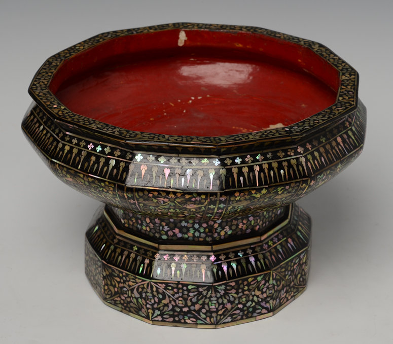 19th Century, Thai Mother of Pearl Offering Tray