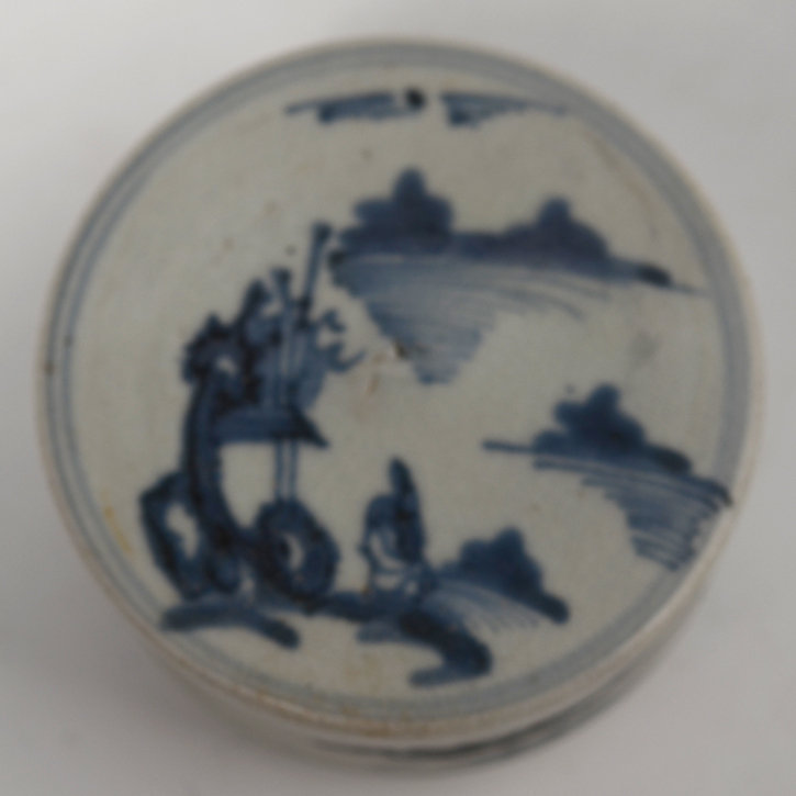 17th Century, Ming, Chinese Blue and White Covered Box