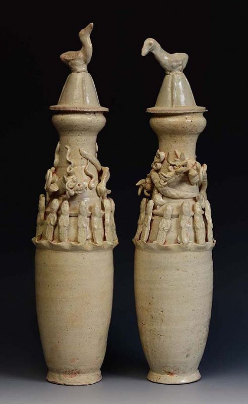 A Pair of Song Dynasty Vases with Dragon and Gods Decoration
