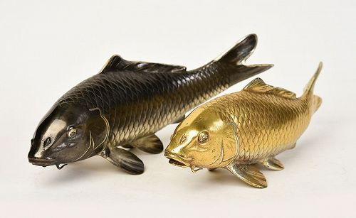 20th Century, Showa, A Pair of Japanese Bronze Koi Carp Fishes