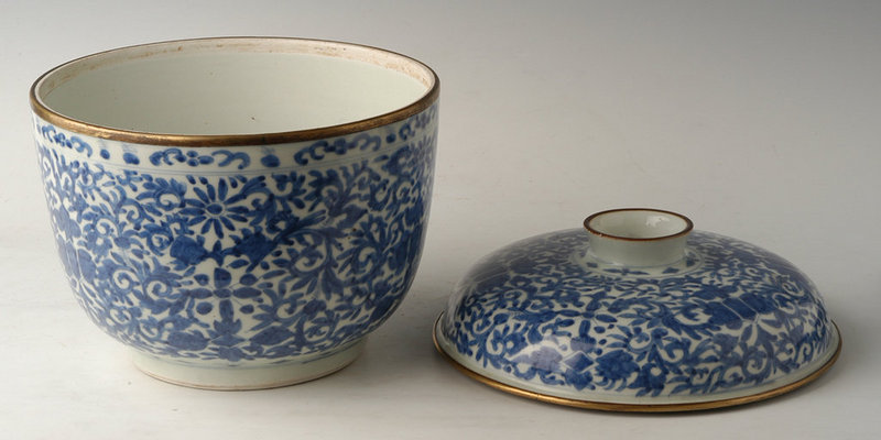 Large Chinese Export Blue and White Covered Bowl