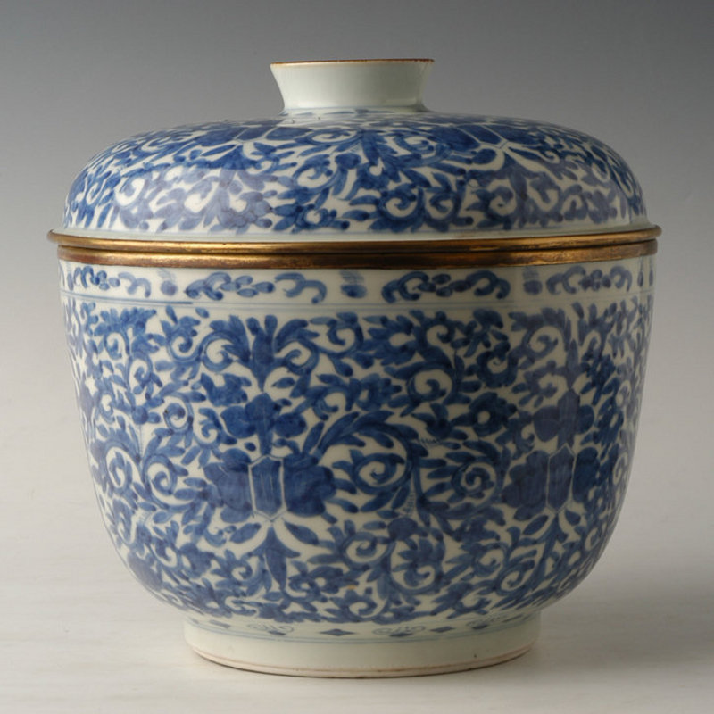 Large Chinese Export Blue and White Covered Bowl