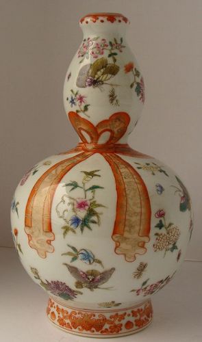 Chinese Famille Rose Double Gourd Vase