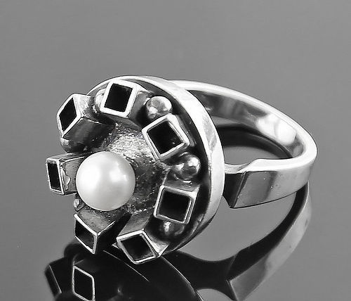 Israeli Modernist Sterling Ring with Pearl - Mid 20th Century