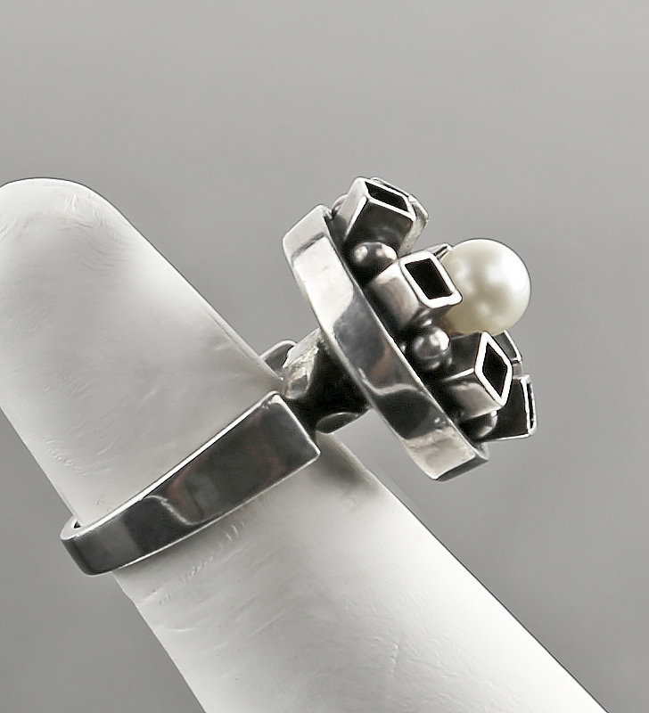 Israeli Modernist Sterling Ring with Pearl - Mid 20th Century