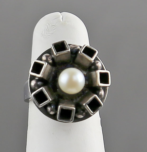 Israeli Modernist Sterling Ring with Pearl - Mid 20th Century