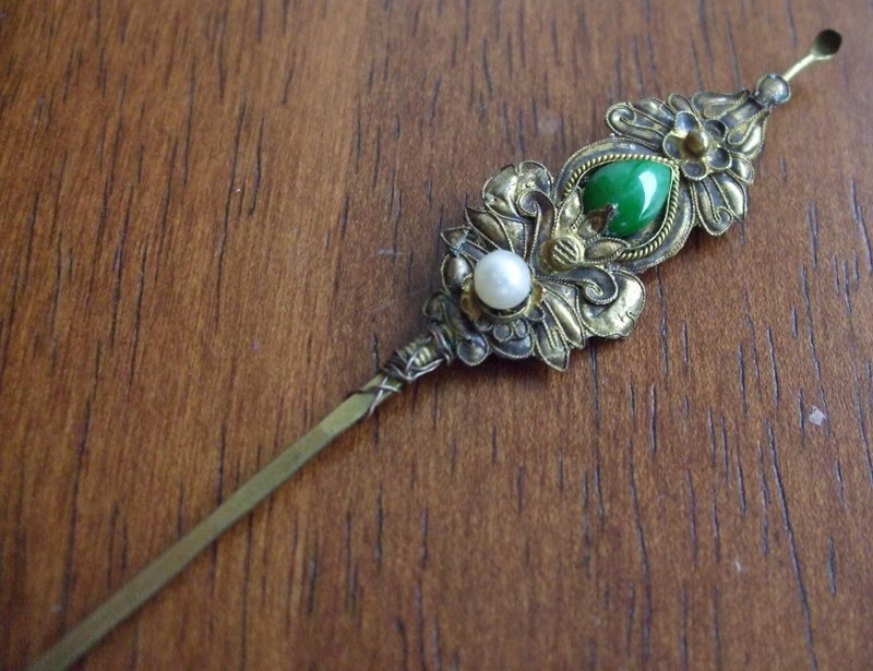 Chinese Qing Dynasty Gilt hairpin with Jadeite