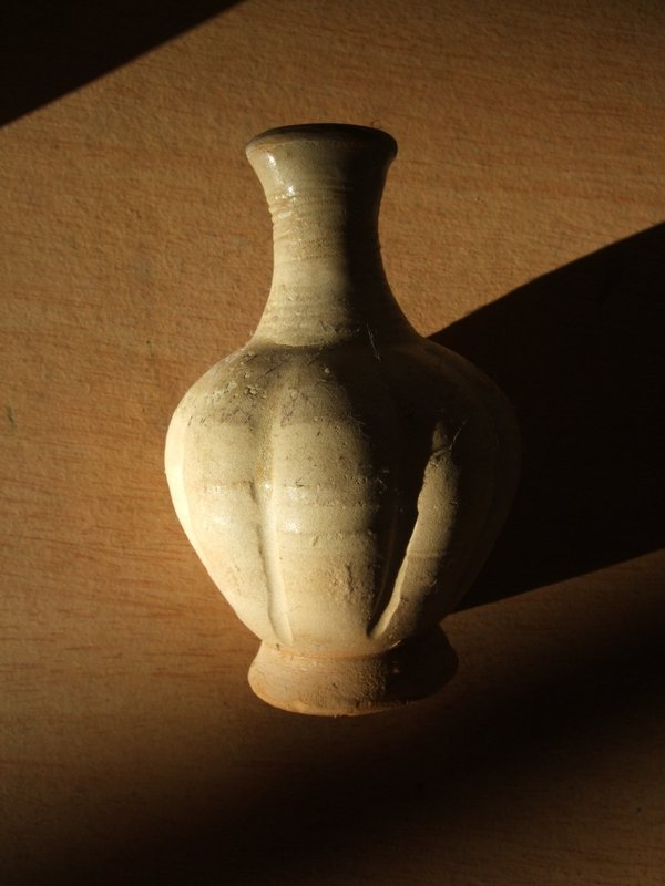 Song white cream glaze vase