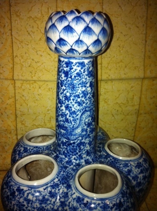 Chinese blue and white porcelain tulip vase