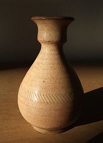 Chinese cream glaze small vase