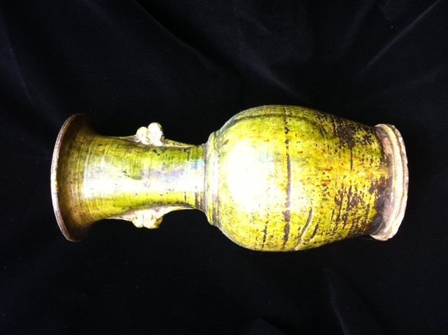 Chinese green glaze pottery vase