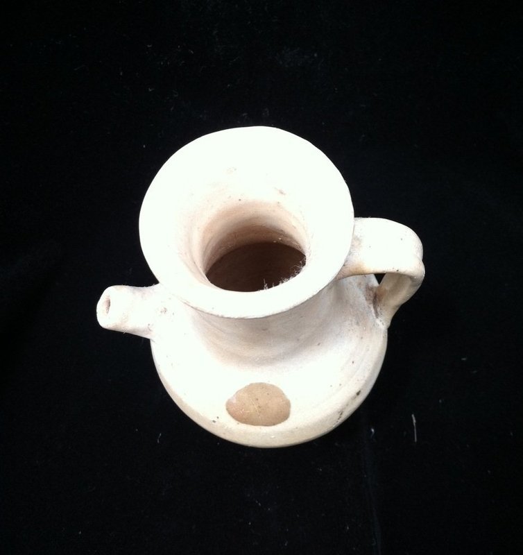Chinese Tang cream glaze stoneware ewer