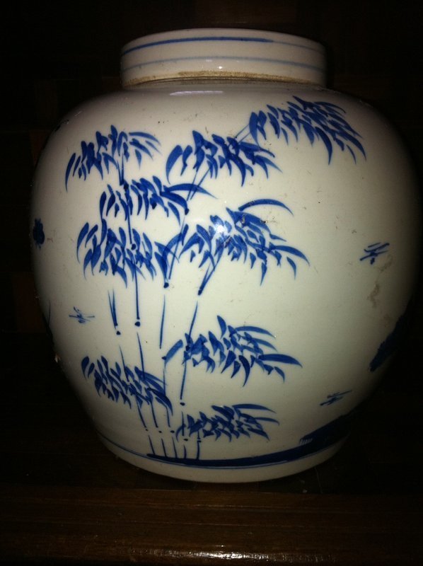 Chinese blue and white tea caddy container