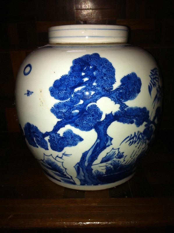 Chinese blue and white tea caddy container