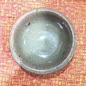 Chinese Qing Dynasty Ge Style Bowl