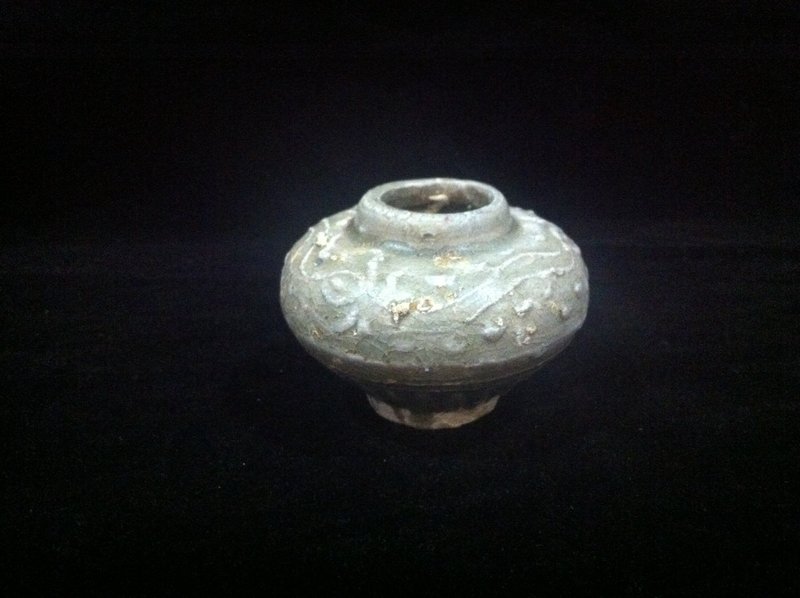 Chinese Green glaze Five Dynasties era celadon mini jar